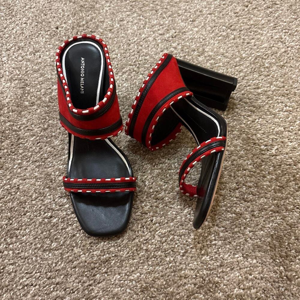 Antonio Melani red & black block heel sandals. Size 9